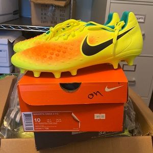 Nike soccer cleats Magista onda II 2 size 10 844411708 RARE